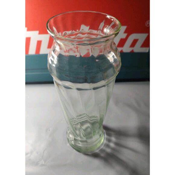 Large Uranium Glass Vase Glowing Glass Flower Vase Swirl Design - Picture 4 of 4